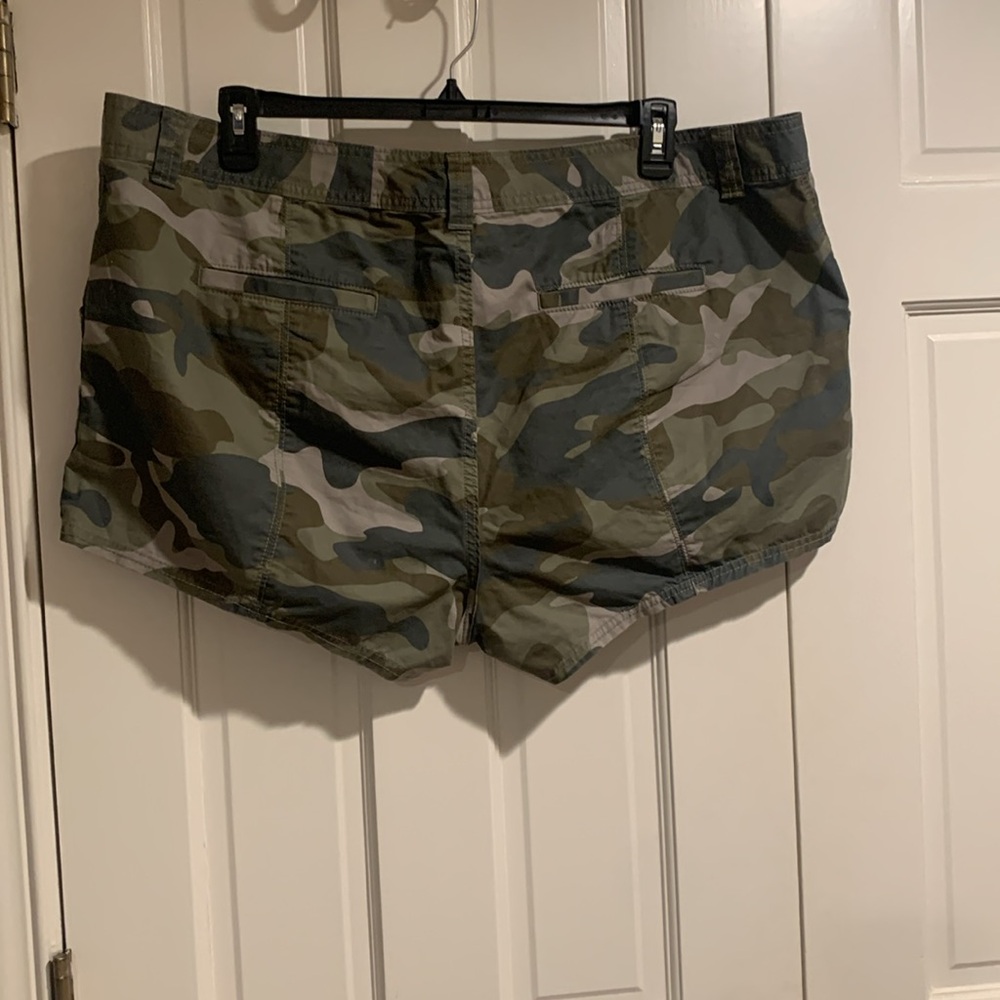 🤎💚Camo Shorts💚🤎 - Picture 4 of 10